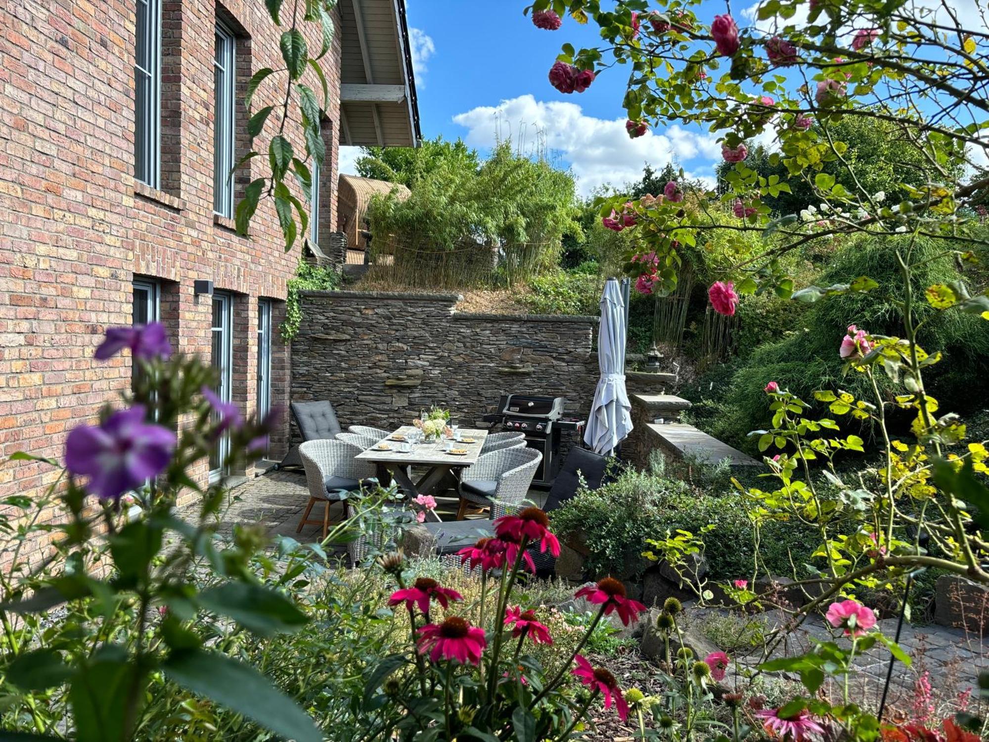 Attraktive Wohnung-Elztalidyll-Zwischen Mosel,Nuerburgring Und Burg Eltz Kollig Exterior photo